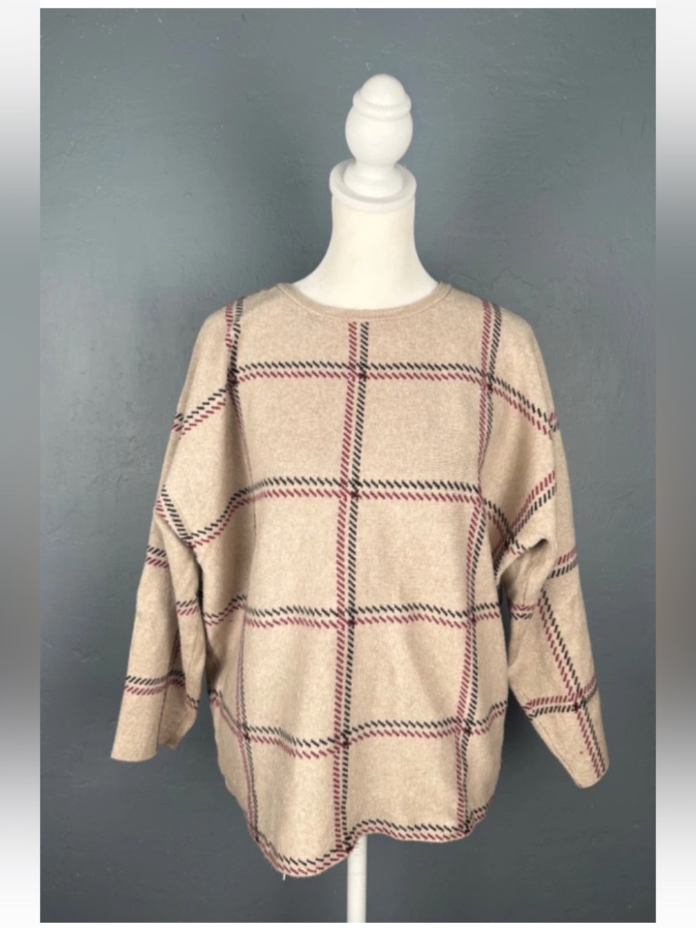 Love Scarlett Women's Sz Medium Beige Check Casual Sweater Top